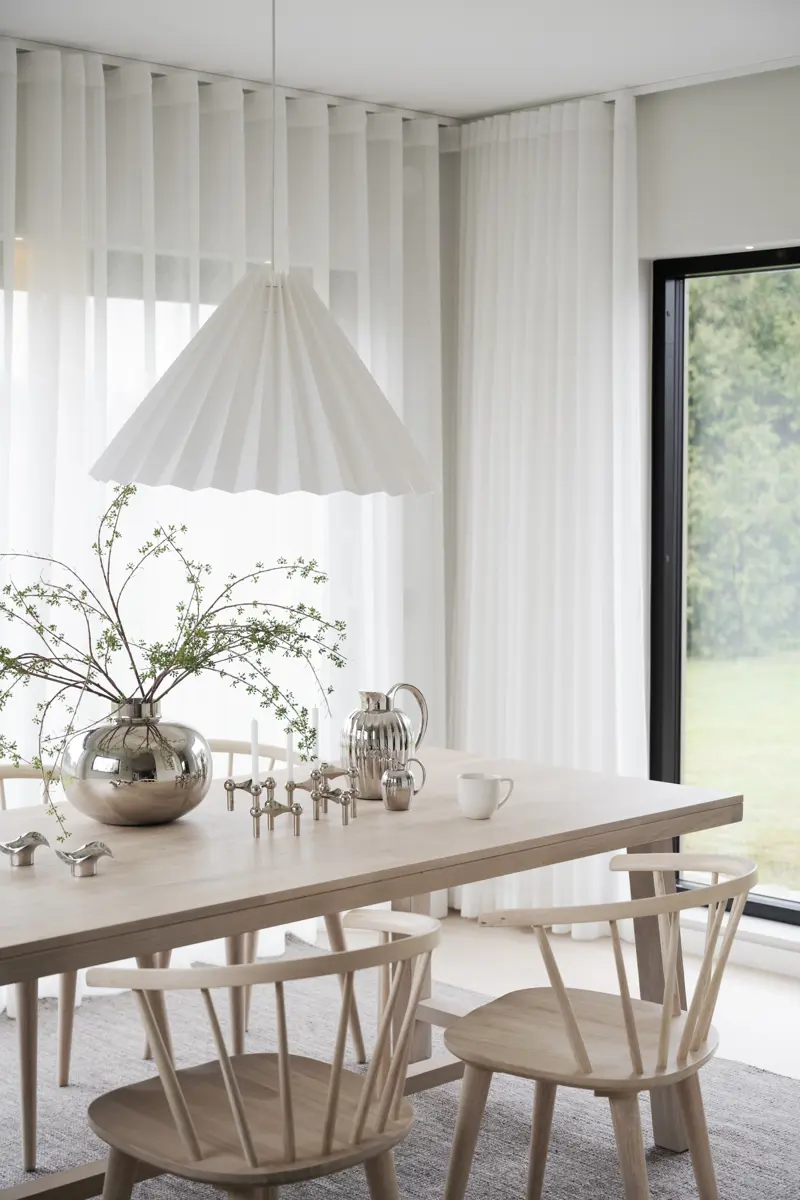 Matbord Brooklyn Vitpigmenterat 220-320cm